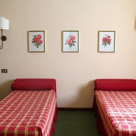 Le Colombaie 3* 布塞托